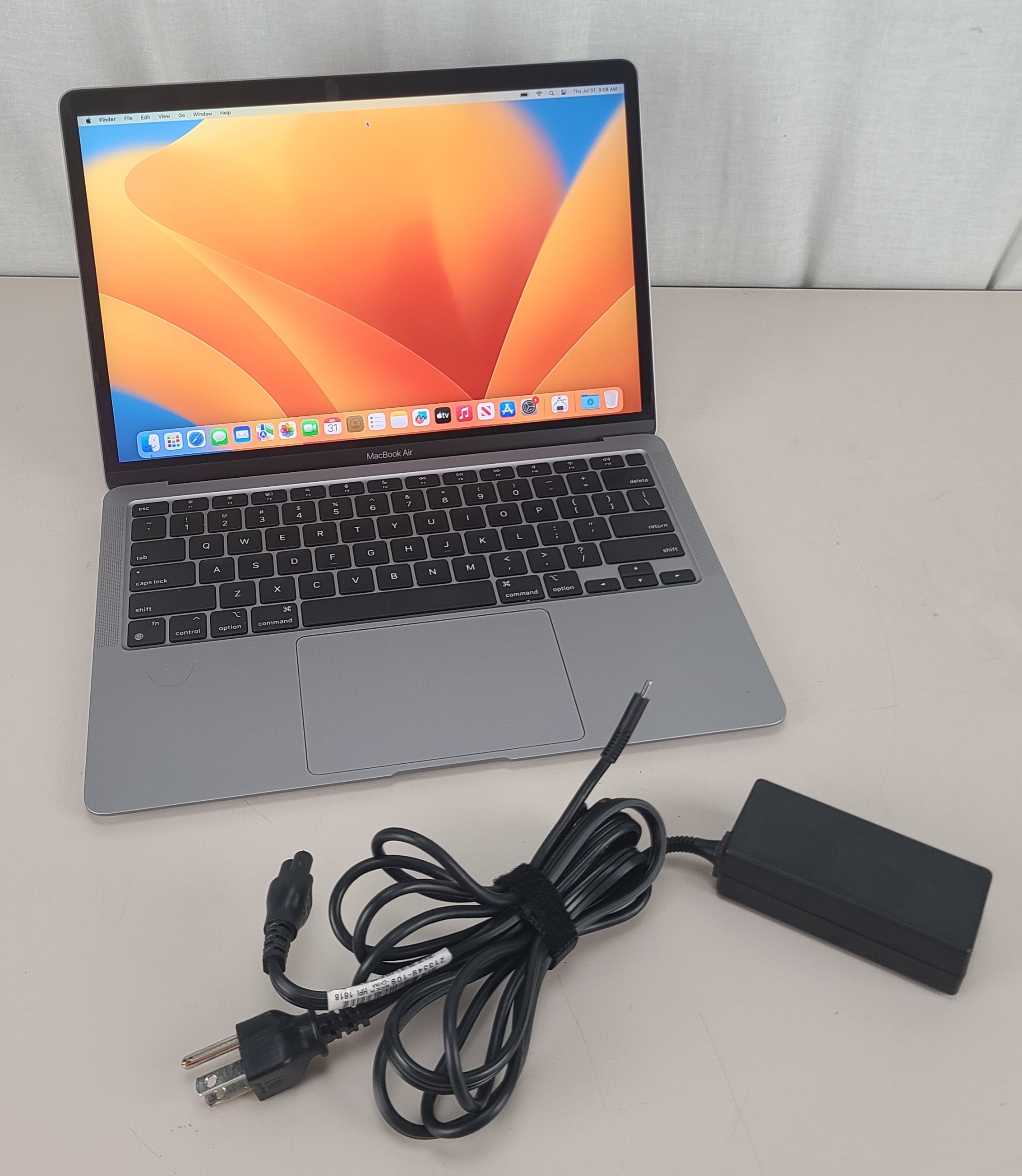 Apple MacBook Air A2337 M1 8GB 512GB SSD macOS Ventura 