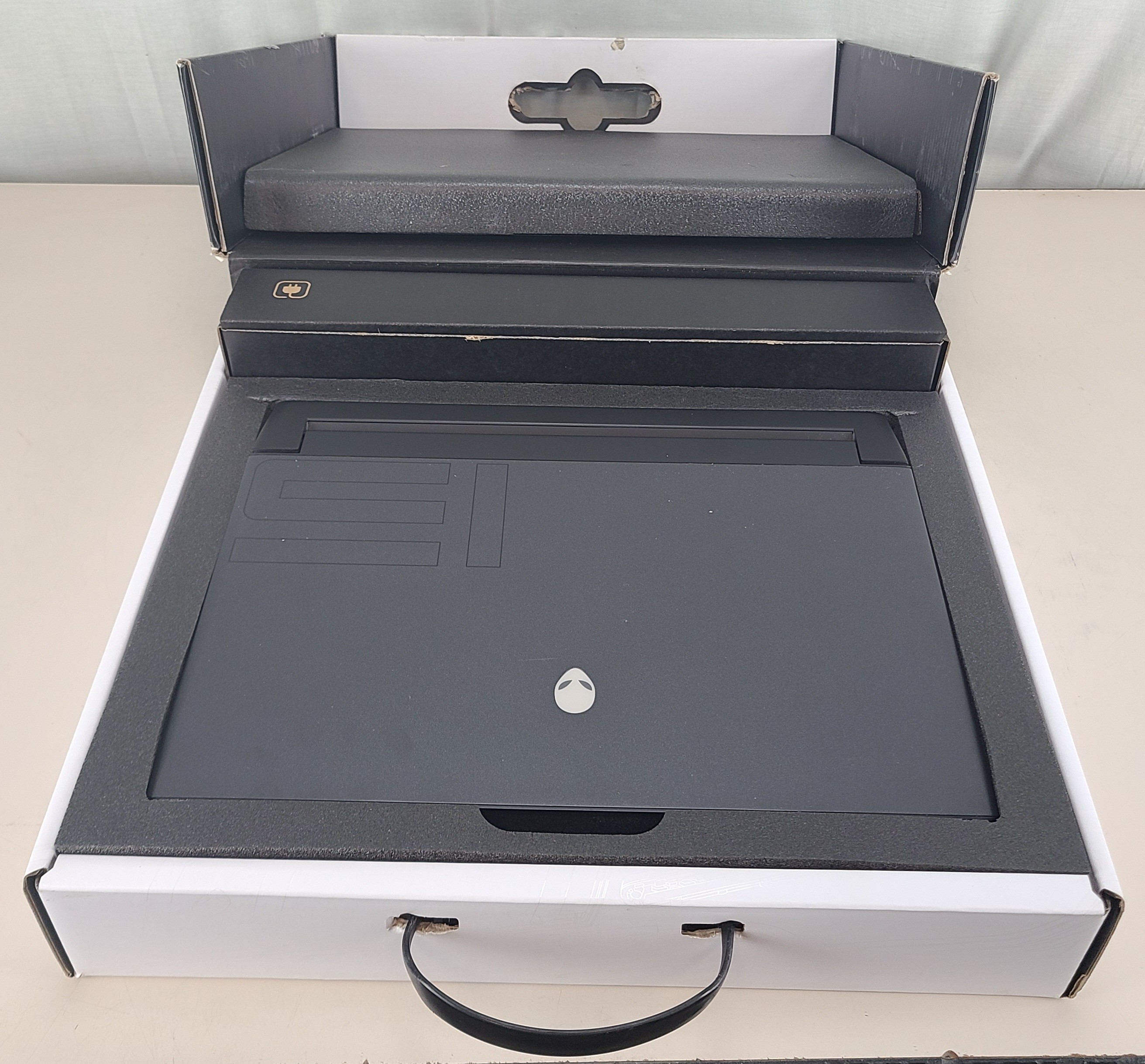 Alienware m15 R4 Core i9-10980HK 32GB 1TB SSD WIN 11 PRO NVIDIA GeForce RTX 3080