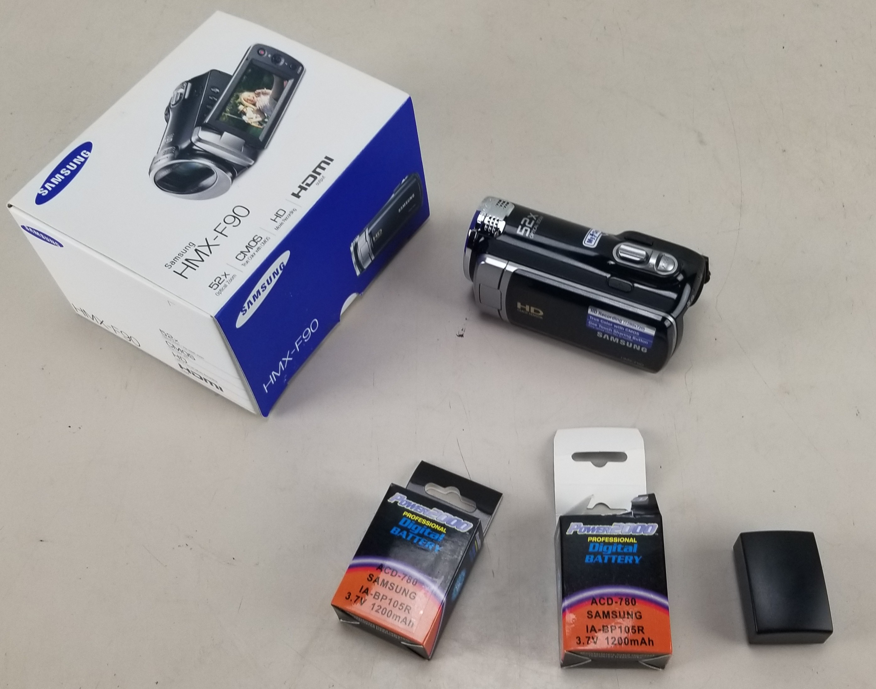 Samsung HMX-F90 Digital Camcorder 52x Optical Zoom HDMI Output