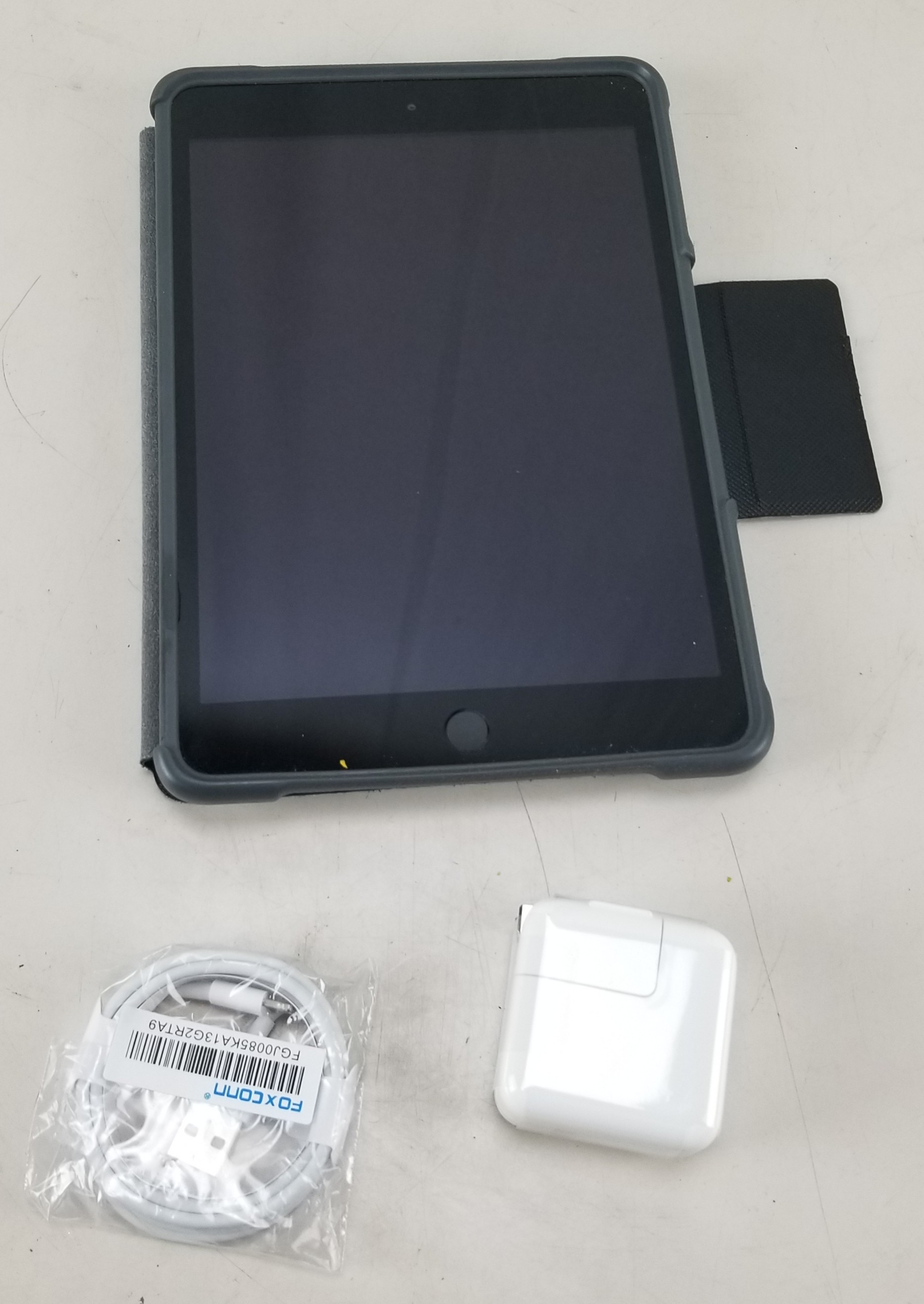 Apple iPad Mini 3 A1599 64GB MGGQ2LL/A 7.9" Silver
