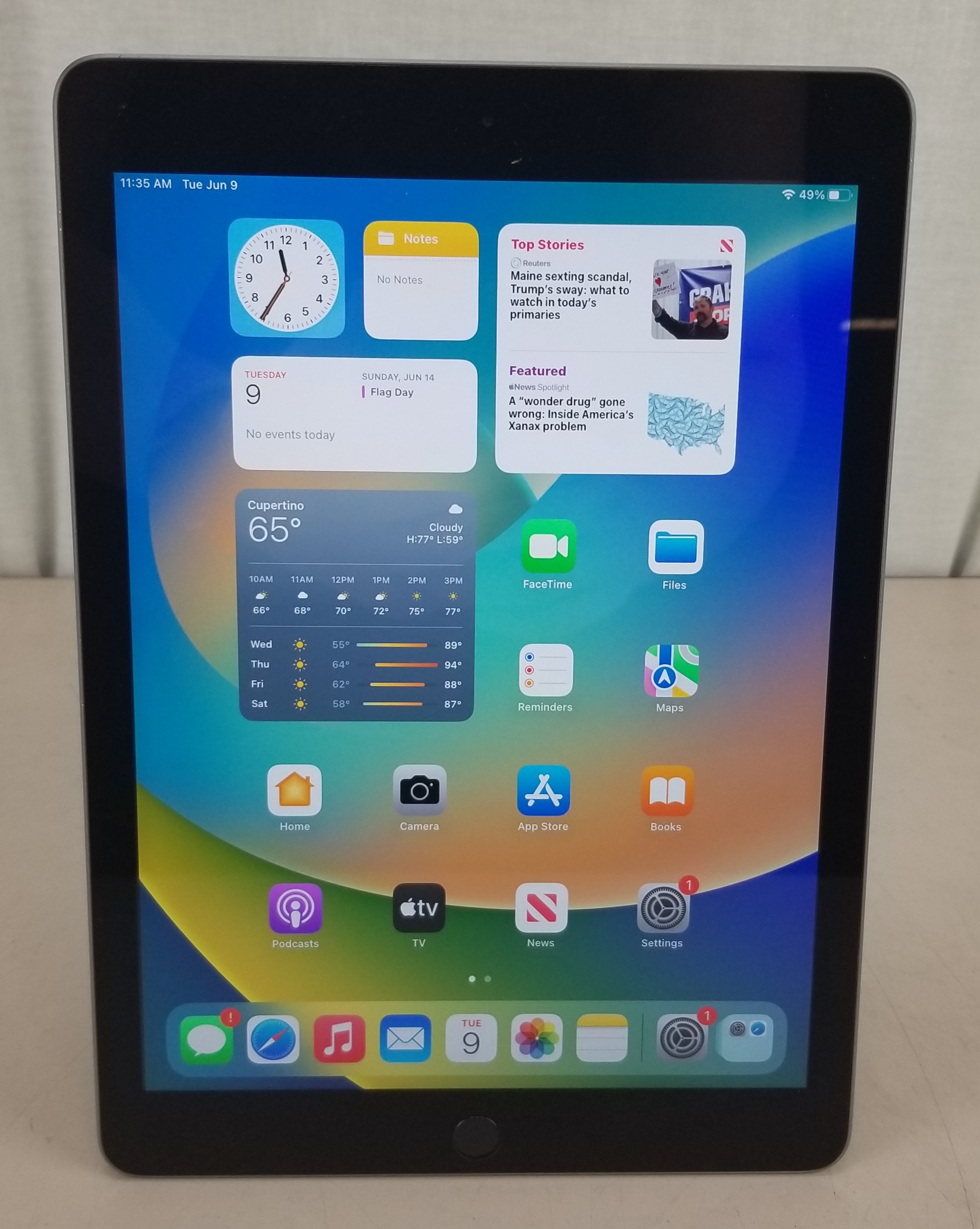 Apple iPad 5TH Gen 32GB WIFI 9.7in Space Gray MP2F2LL/A