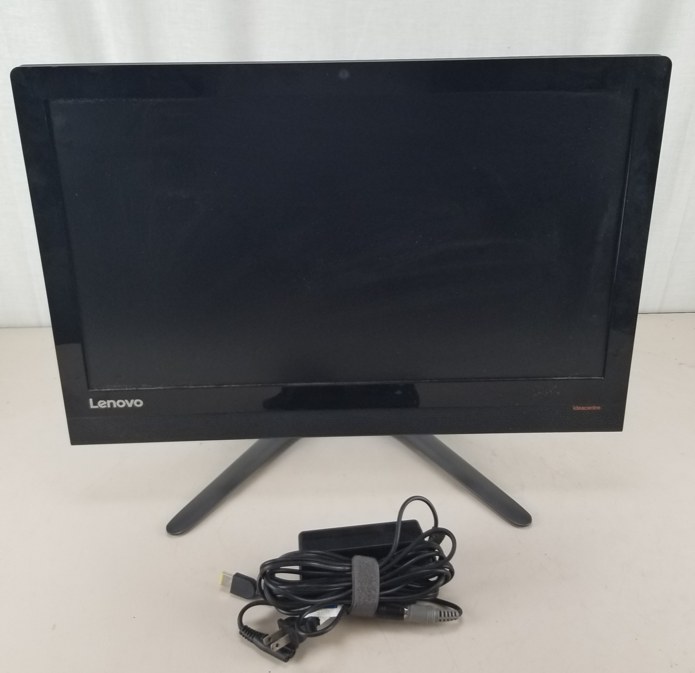 Lenovo IdeaCentre AIO 300-22ACL AMD A6-7300 @ 2.00GHz 4GB 500GB HDD WIN 10 HOME