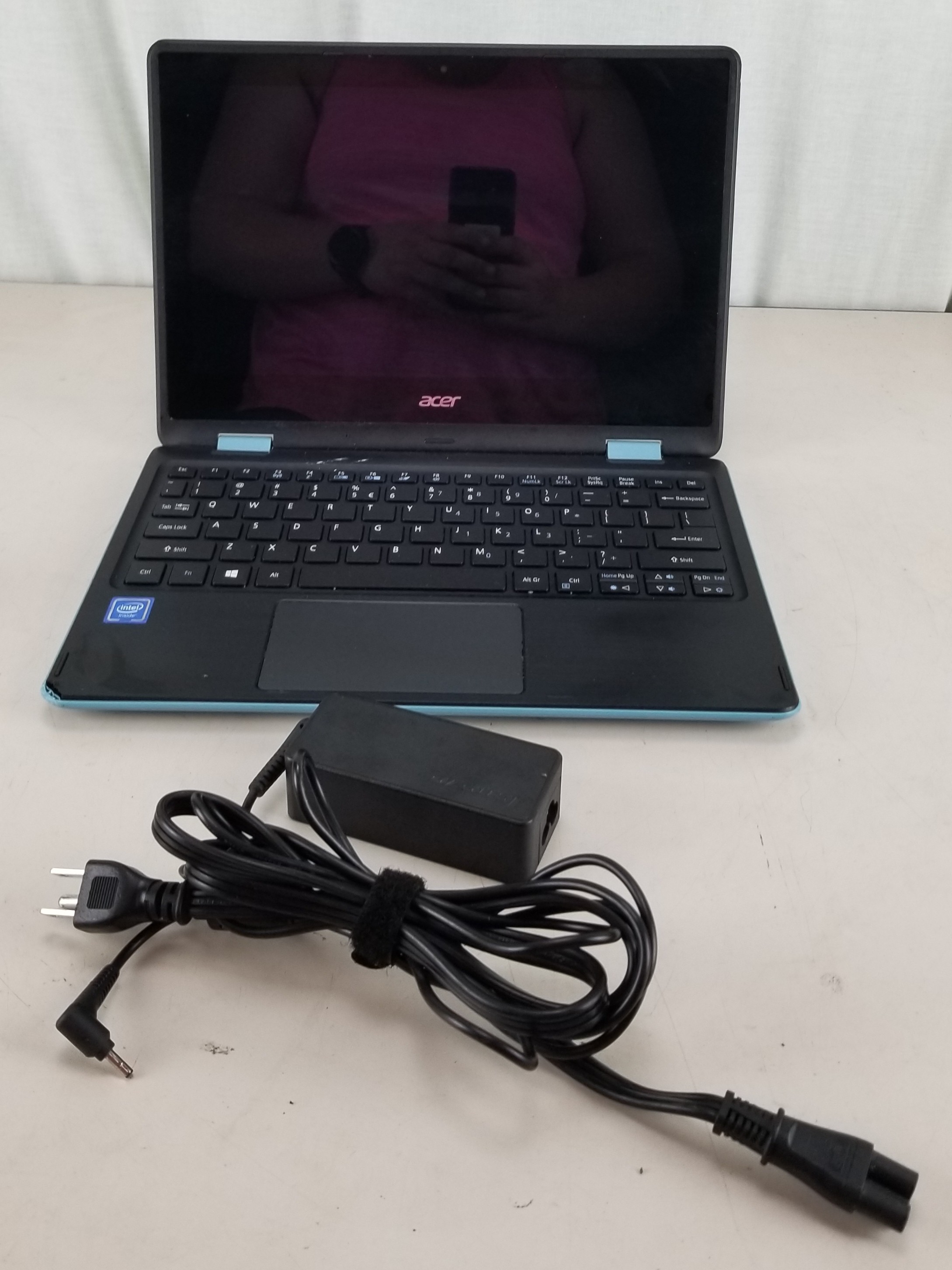 FOR PARTS Acer Spin 1 SP111-31 Celeron N3350 @ 1.10GHz 4GB 32GB SSD WIN 10 HOME