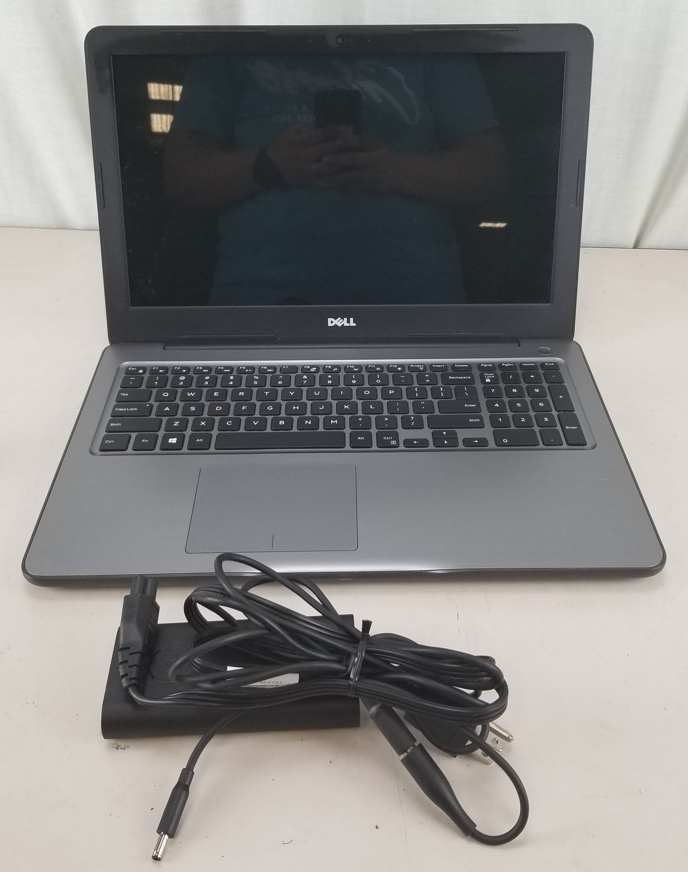 Dell Inspiron 5567 i7-7500U @ 2.70GHz 12GB 1TB SSD WIN 11 HOME NO BATTERY
