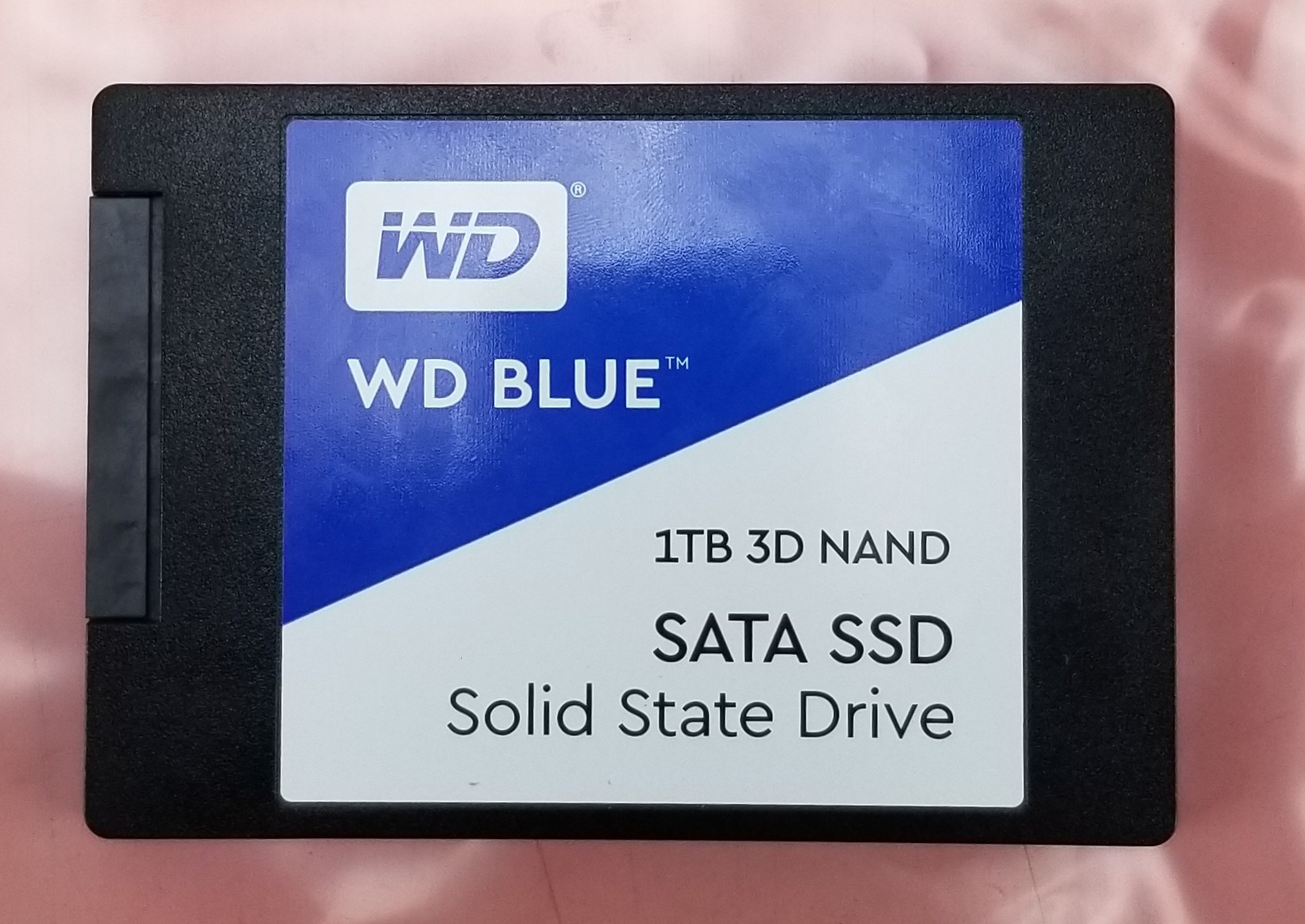Western Digital WD Blue 1TB 3D NAND SATA III 2.5" Internal SSD WDS100T2B0A