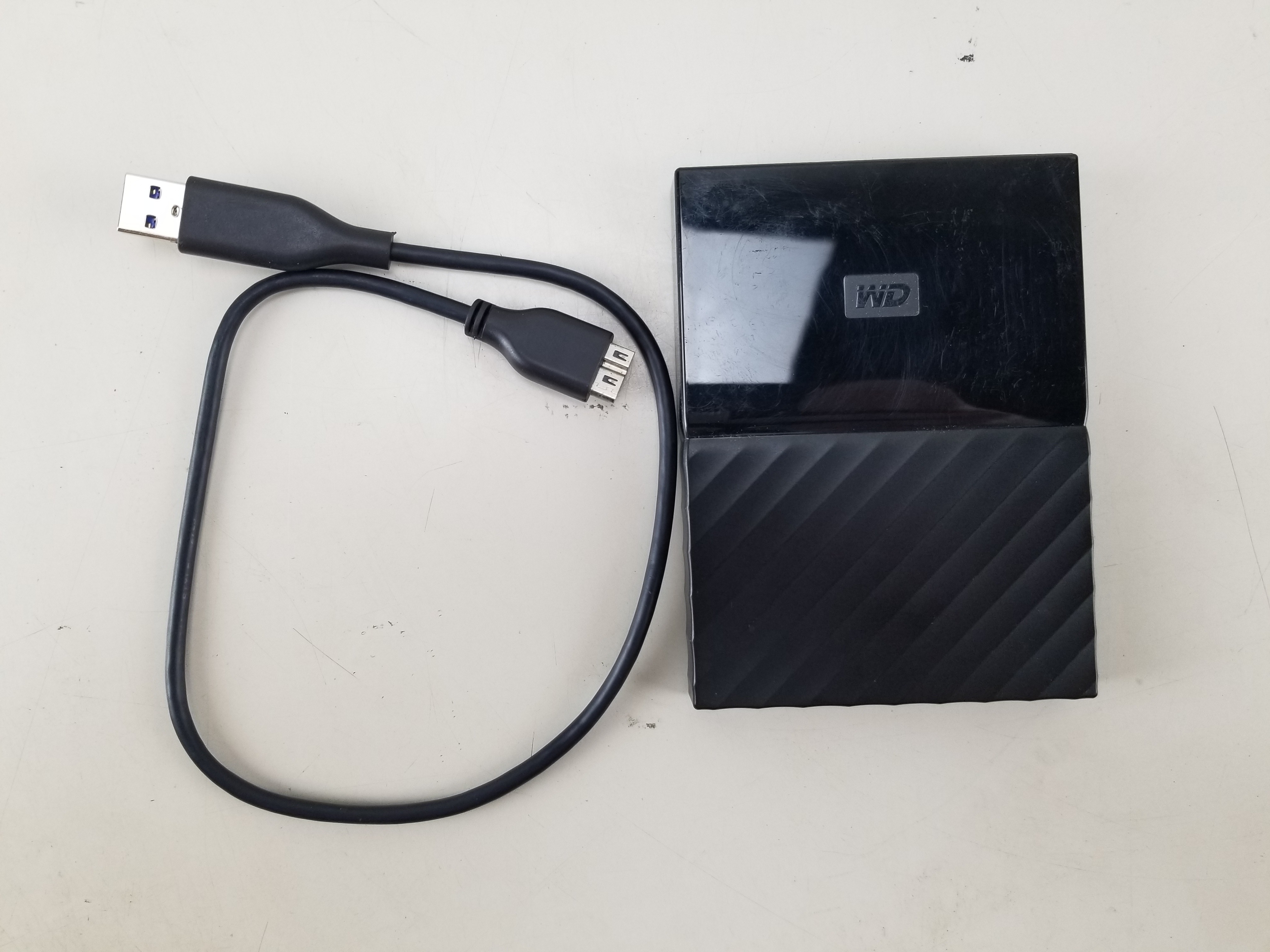 USED Western Digital My Passport 2TB External Hard Drive WD-WX81A38N689C